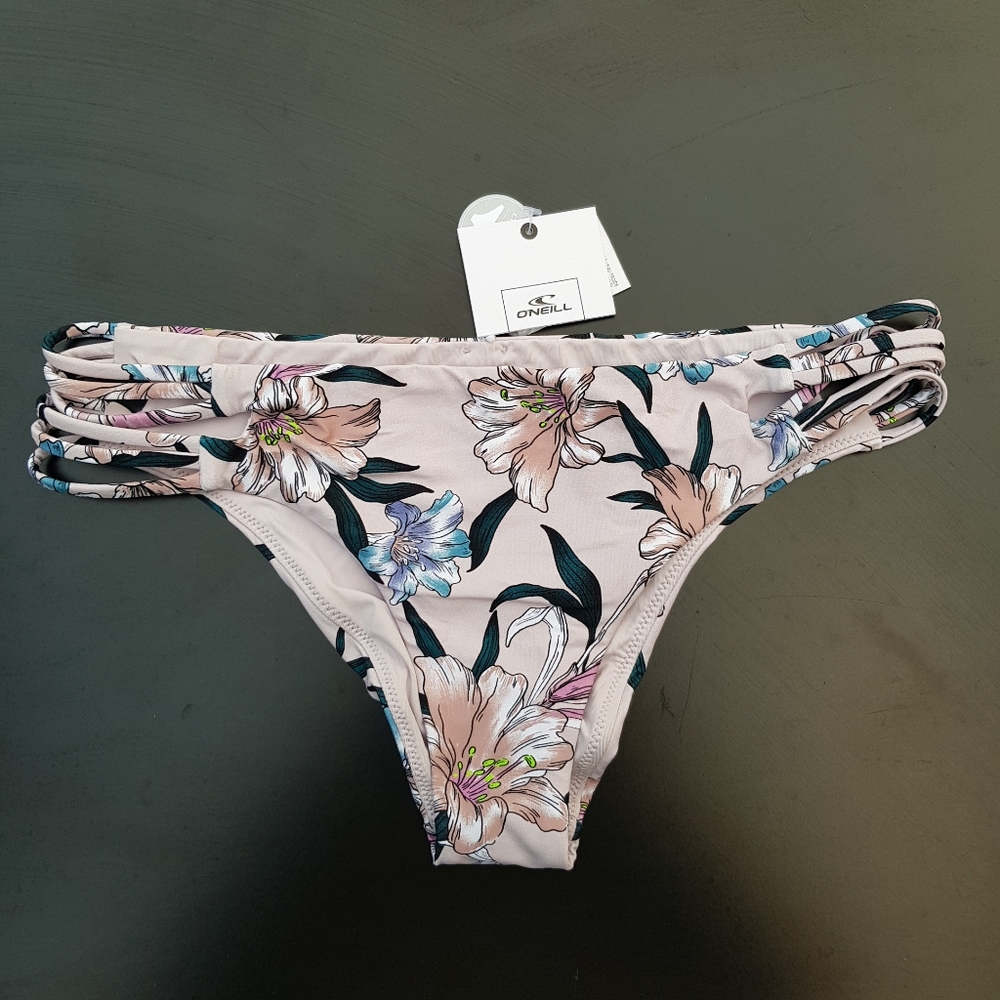 O'Neill
Darlene Strappy-Side Bikini Bottoms, XS+M